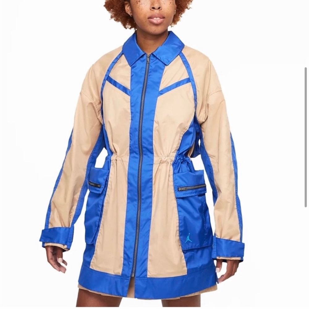 JORDAN Women Utility Capsule 2 in 1 Convertible Jacket